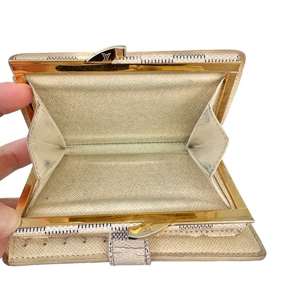 Louis Vuitton Damier Azur Kisslock Wallet, Dustbag, & Shopping Bag Authentic - Picture 10 of 16